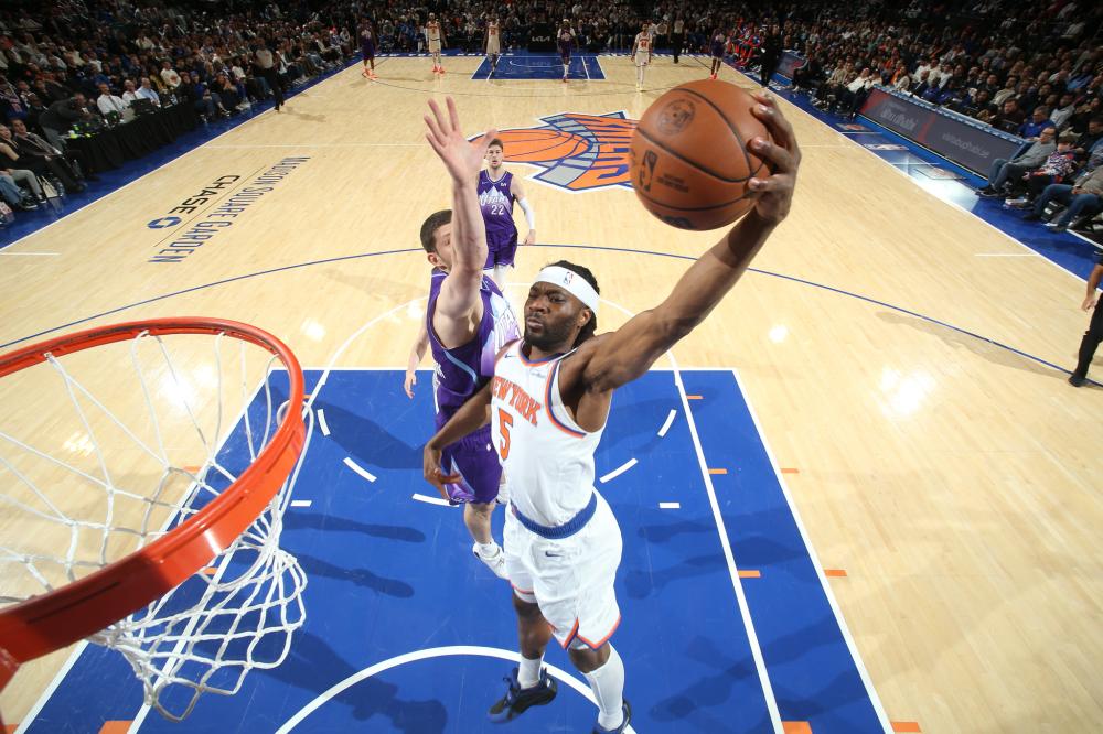 皮球应声入 皮球应声入