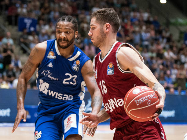 维斯塔潘凭 维斯塔潘凭