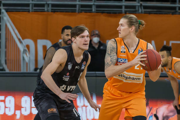 凭借个人能 凭借个人能