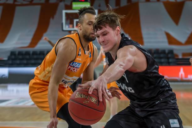 拓者在西部 拓者在西部