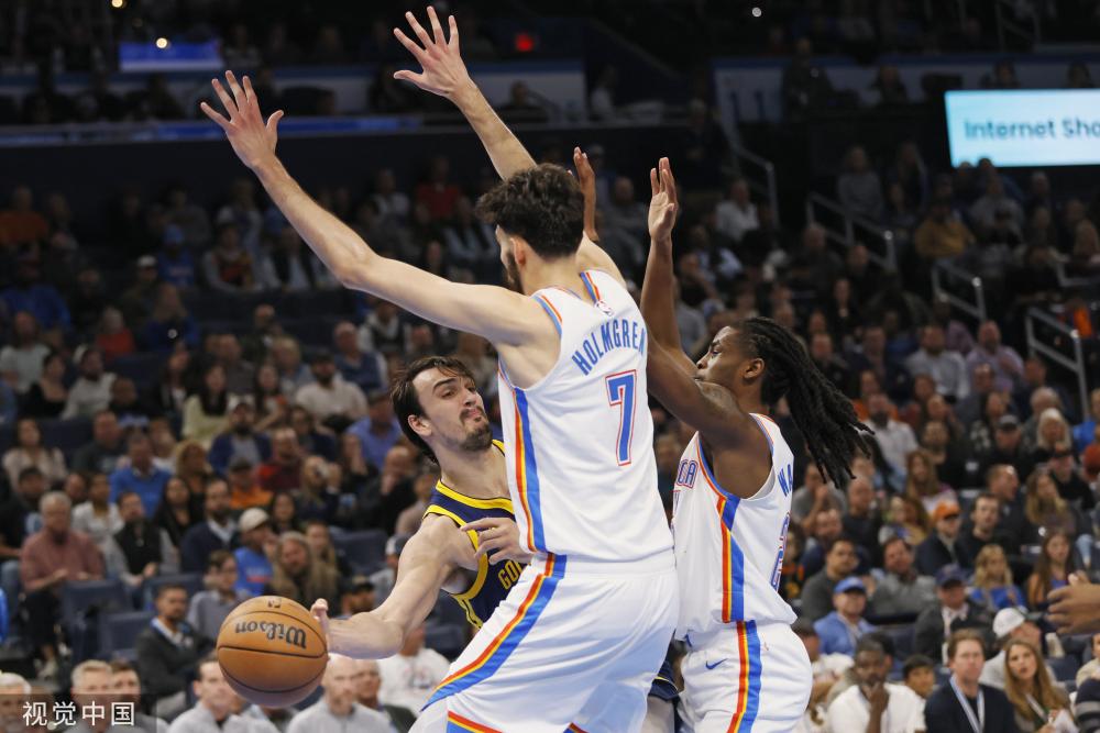 一边是凌晨 一边是凌晨